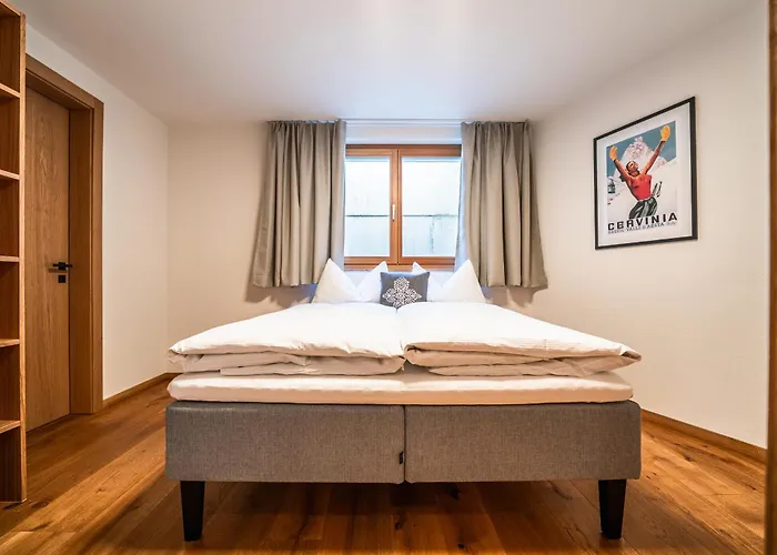 Haus Eratic 公寓 萨斯费